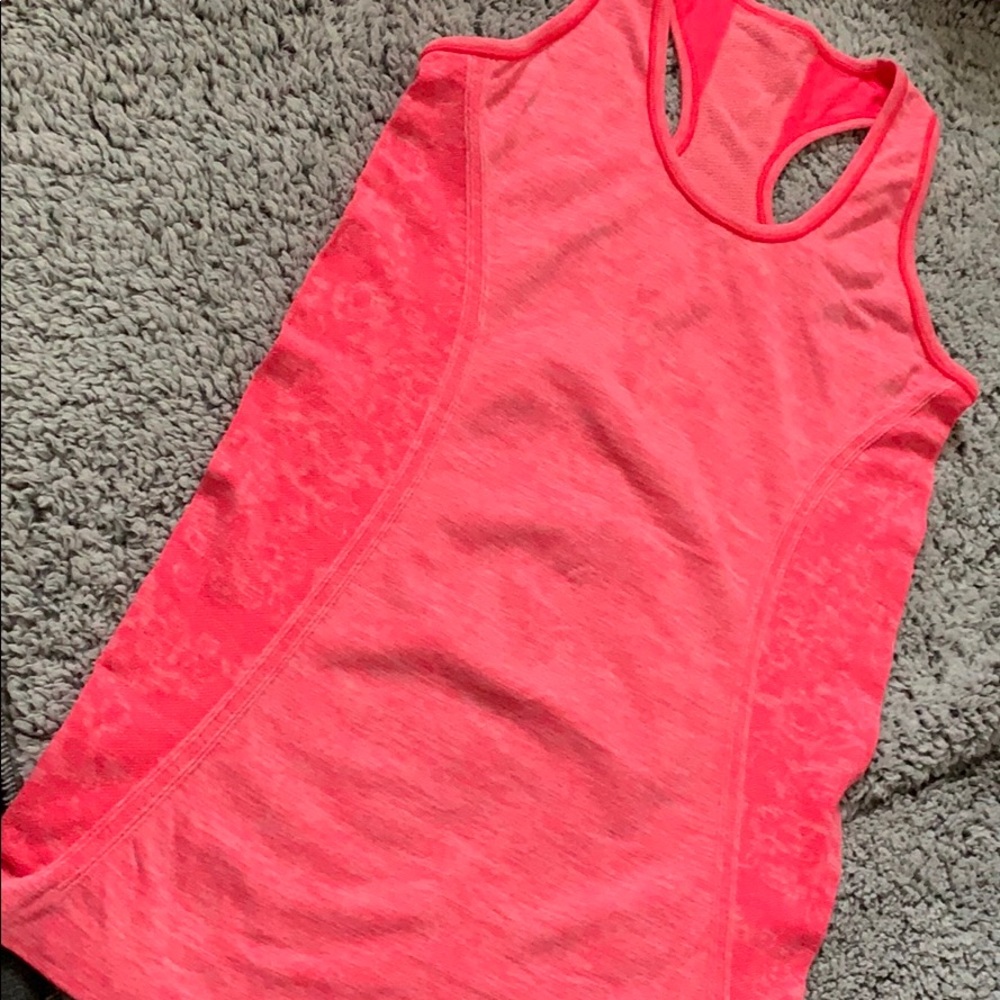 ✨ AEO bright pink athletic tank top